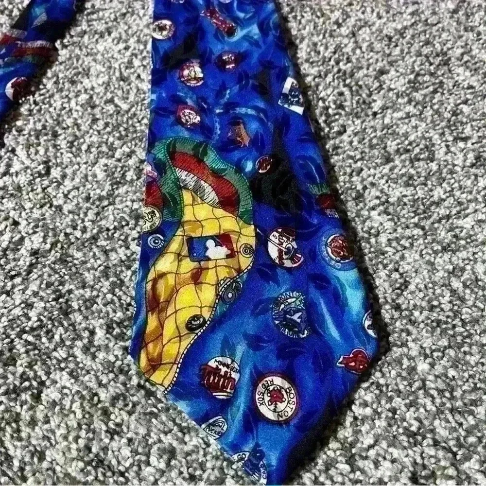 Nicole Miller Vintage 90s MLB Novelty Baseball Mens Neck Tie 100% Silk